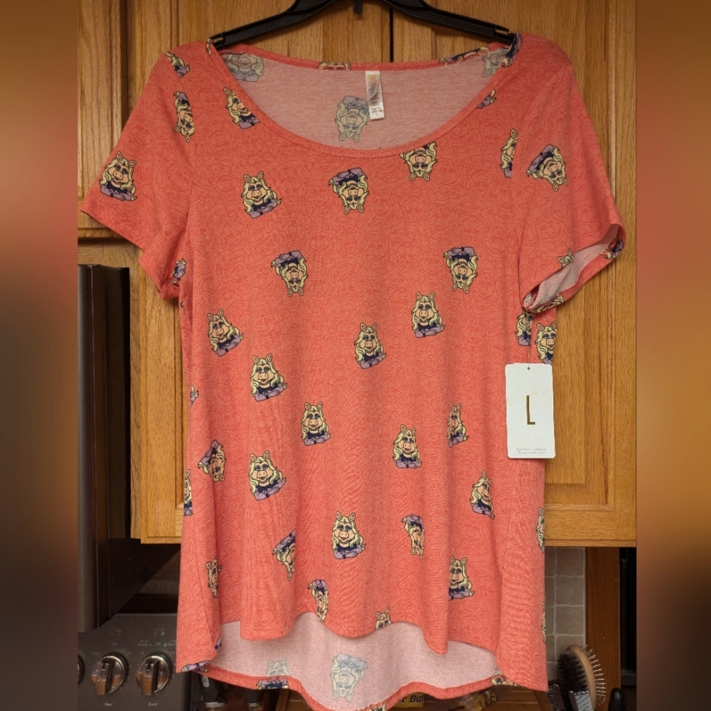 NWT sz L Miss Piggy Print Lularoe Classic T